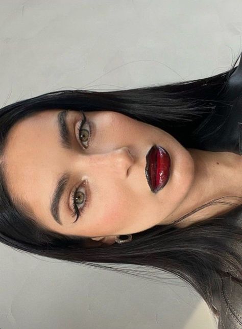 Vamp Makeup, Vampy Makeup, Maquillage On Fleek, Vampire Makeup, Dope Makeup, Goth Makeup, Makeup Obsession, Fall Makeup, Makati