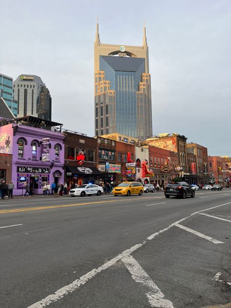 downtown Nashville Tennessee Nashville Aesthetic, Tennessee Aesthetic, Nashville City, Country Gal, Tennessee Travel, Nashville Trip, Nashville Style, Travel City, Suite Life