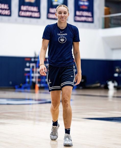 Pagie Bueckers, Madison Paige, Uconn Basketball, College Basketball Players, Basketball Girlfriend, Paige Bueckers, Uconn Womens Basketball, Basketball Wives, Future Girlfriend