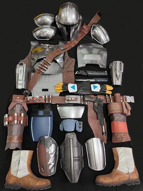 The Mandalorian Armor, Mandalorian Costume Diy, Mandalorian Armor Diy, Mandalorian Armor Cosplay, Mandalorian Concept Art, Mando Cosplay, Mando Armor, Starwars Cosplay, Mandalorian Costume