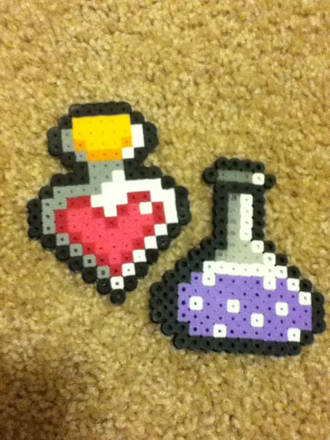 Perler bead potions Perler Potion Bottle, Minecraft Potion Perler Beads, Cute Pearler Bead Designs, Perler Bead Kawaii, Pearled Beads Pattern, Perler Beads Minecraft, Melt Beads Patterns, Hamma Beads Ideas, Easy Perler Bead Patterns