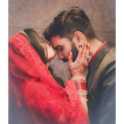 Couple Dps For Instagram, Couples Hidden Face Pics, Best Couple Pics For Dp, Muslim Brides, Bride Photos Poses, Couple Dpz, Couple Pics For Dp, Wedding Couple Poses Photography, Austerity