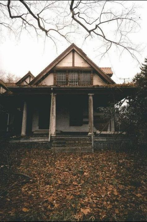 Apocalyptic Scenery, Photography Room, Photography Wall Decor, Abandoned Photography, Real Haunted Houses, Scary Houses, Osage County, Creepy Houses, Mining Town