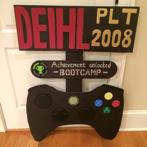 Moto-Run sign idea for USMC Bootcamp Graduation week! My recruit is a big xbox fan so I made him this sign with his last name and platoon number on top. Marine Graduation Posters, Marine Humor, Usmc Graduation, Gabby Party, Usmc Bootcamp, Military Homecoming Signs, Marine Graduation, Marine Sister, Marine Quotes