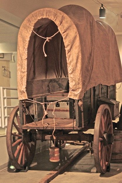 Old Carriage, Horse Drawn Wagon, Wild West Cowboys, Chuck Wagon, The Oregon Trail, Old Wagons, Old Farm Equipment, Covered Wagon, Horse Carriage