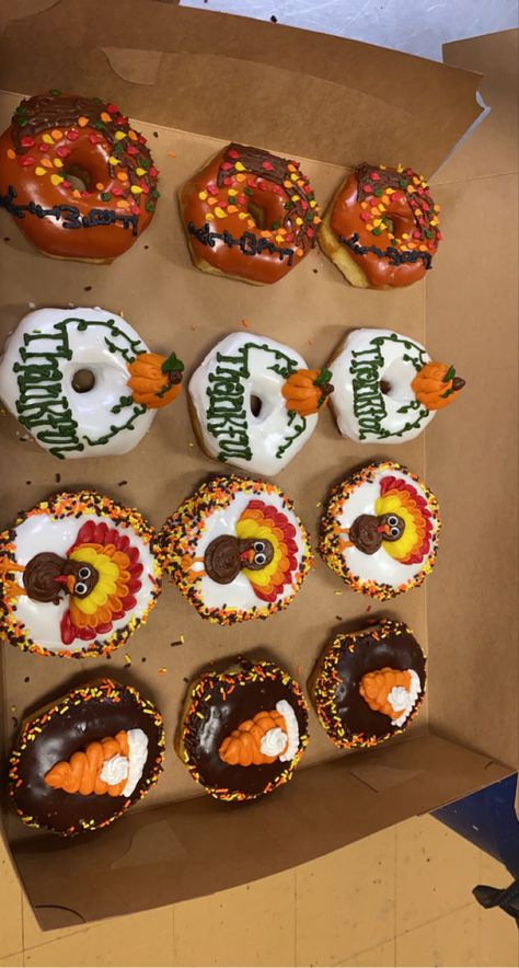 Thanksgiving Donut Decorating Ideas, Turkey Donuts Ideas, Fall Donuts Ideas, Thanksgiving Donuts Ideas, Donuts Ideas, Fall Donuts, Donut Ideas, Donut Decorating Ideas, Donut Toppings