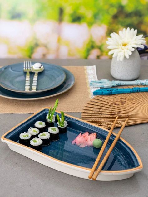 Sushi Boat, Sushi Dishes, Sushi Platter, Sushi Set, Plates Diy, Sushi Plate, Food Serving Trays, Ceramic Platters, Pottery Crafts