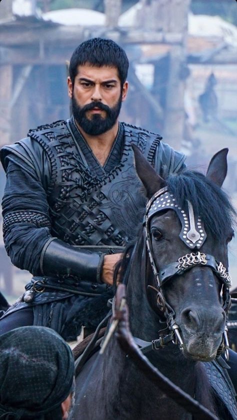 Kurulus Osman Hd Wallpaper, Aladdin Film, Lebron James Poster, Bewafa Photo Editing, Persian Warrior, Famous Warriors, Insta Dp, History Of Islam, Warrior Outfit