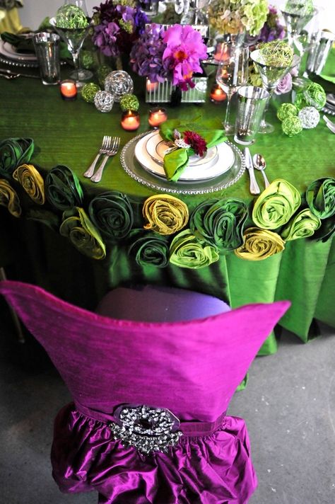 Purple Chair, Purple Table, Beautiful Tablescapes, Jewel Tone Wedding, Wedding Table Flowers, Purple Decor, Beautiful Table Settings, Pretty Tables, Table Scapes