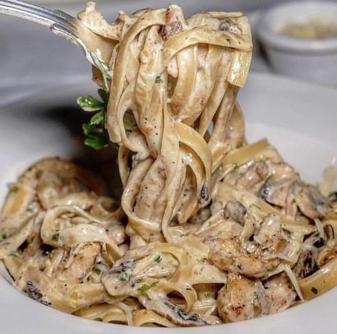 Creamy jerk chicken Jerk Chicken Alfredo, Jerk Chicken Pasta, Pasta Recipes Alfredo, Chicken Alfredo Pasta, Pasta Fatta In Casa, Pasta Dinners, Alfredo Pasta, Jerk Chicken, Health Dinner Recipes