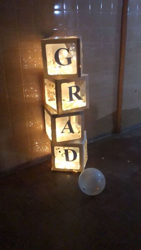 Graduation Reception Decorations, Graduation House Decorations, Graduation Party Lights, Graduation Decoration Ideas Backdrops Outdoor, Graduation Boxes Decor, Indoor Graduation Party Decoration, Back Drop Graduation Ideas, Graduation Party Ideas High School Decor, Grad Box Ideas