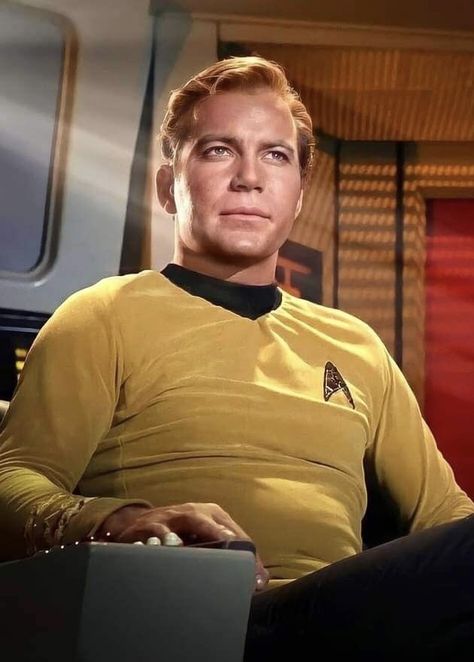 Star Trek Fanart, James Kirk, Jim Kirk, Star Trek Actors, Star Trek Crew, Star Treck, Star Trek Cast, Star Trek 1966, James T Kirk