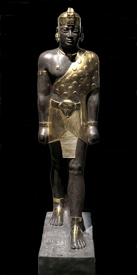 Nubian Culture, Ancient Kush, Kingdom Of Kush, Egyptian Sculpture, Desert Ruins, Egyptian Kings And Queens, African Civilization, Ancient Nubia, Kingdom Of Egypt