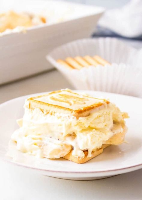 Paula Deen’s Not Yo’ Mama’s Banana Pudding | All Things Mamma Paula Deen Banana Pudding Recipe, Banana Pudding Paula Deen, Breakfast Waffle Recipes, Banana Pudding Trifle, Banana Split Pie, Banana Bread Pudding, Best Banana Pudding, Quick Easy Desserts, Cutout Sugar Cookies