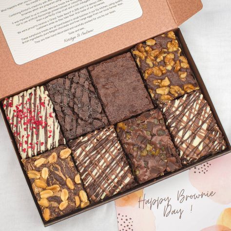 Brownie Packaging, Resep Brownies, Love At First Bite, Baking Packaging, Make Someone Smile, Box Brownies, Dessert Packaging, Dessert Boxes, Bakery Packaging