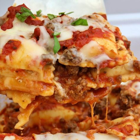 Crockpot Lasagna With Ravioli, Lasagna With Ravioli, Crockpot Ravioli Lasagna, Slow Cooker Ravioli Lasagna, Slow Cooker Ravioli, Crockpot Lasagna Easy, Crockpot Ravioli, Crockpot Dump Recipes, Crock Pot Lasagna Recipe