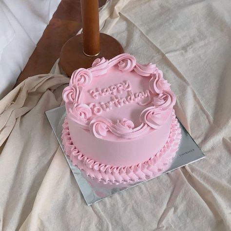 Light Pink Cakes Birthday, Cute Pink Birthday Cake, 21 Birthday Cakes, Pink Birthday Cake Aesthetic, Pink Bday Cake, Birthday Cakes Pink, Pink Cake Birthday, 100 Cupcakes, Mini Birthday Cake