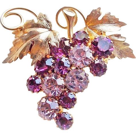 Grapes Purple, Bijoux Art Deco, Bijoux Art Nouveau, Vintage Rhinestone Jewelry, Art Jewelry Design, Fruit Jewelry, Button Jewelry, Purple Lavender, Pin Jewelry