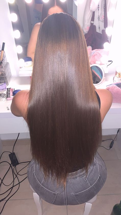 long thick shiny hair Healthy Hair Aesthetic, Shiny Soft Hair, Thick Shiny Hair, Straightened Hair, Manifest Board, Soft Shiny Hair, Liquid Hair, 2024 Goals, Hair Aesthetic