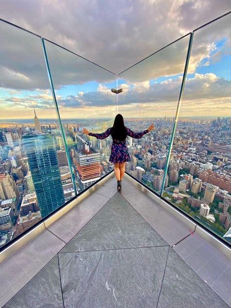 Pose on top of New York City at the Edge fly like an eagle nyc afternoon sunset best place How To Pose In New York, Nee York Picture Ideas, New York Edge, Poses In New York City, The Edge Photo Ideas Nyc, The Edge New York, Edge Nyc Photos, Edge New York Photo, The Edge Nyc