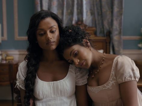 Kate and Edwina [bridgerton screencaps | 2x04 | Simone Ashley and Charithra Chandran] Edwina Bridgerton, Edwina Sharma, Charithra Chandran, Bridgerton Season 2, Simone Ashley, Julia Quinn, Queen Charlotte, High Society, Me Tv