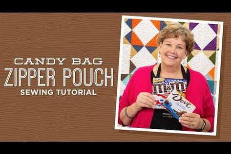 Make a "Candy Bag Zipper Pouch" with Jenny! Candy Wrapper Purse, Missouri Star Quilt Company Tutorials, Missouri Star Quilt Tutorials, Missouri Quilt, Missouri Star Quilt Company, Zipper Pouch Tutorial, Pouch Sewing, Quilting Videos, Pouch Tutorial