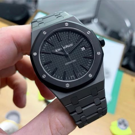 Watches Guide on Instagram: “Yes or No? Customized Audemars Piguet Royal Oak with all matte finish ⚫️ Photo by @mad_paris” Ap Royal Oak, Audemars Piguet Watches, Fancy Watches, Men's Watches Luxury, Mens Fashion Watches, Mens Watches Black, Sport Chic, Audemars Piguet Royal Oak, Unisex Accessories