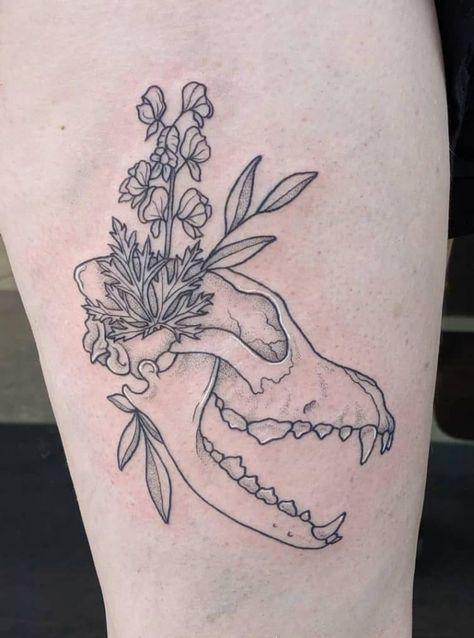 Wolf Skull Tattoo, Skull Tattoo Flowers, Artsy Tattoos, Skull With Flowers, Wolf Skull, Single Line Tattoo, Tattoo Flowers, Flower Tattoo Sleeve, Tree Of Life Tattoo