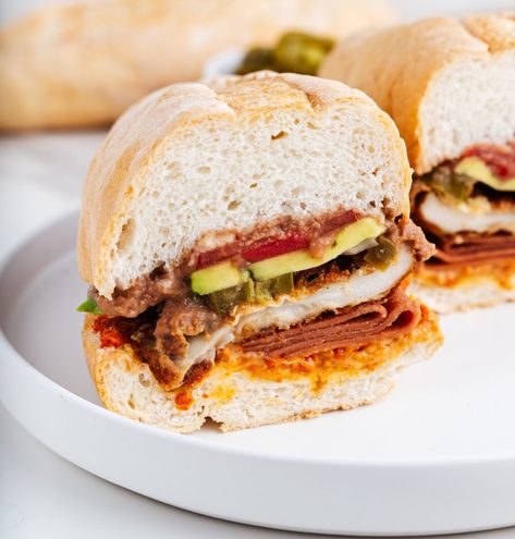 Healthy Sandwich Alternatives to Deli Meat - Meatless Monday Sandwich Alternatives, Mexican Sandwich, Best Vegan Breakfast, Club Sandwich Recipes, Healthy Sandwich, Vegan Chorizo, Types Of Sandwiches, Panini Recipes, Vegan Meat