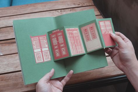 走走。Kia Kia | Penang Shophouses Walking Tour Kit on Behance Poem Zine, Korean Crafts, Poster Campaign, Aesthetics Art, Map Projects, Zine Design, Bookmaking, Visual Aesthetics, Interactive Book