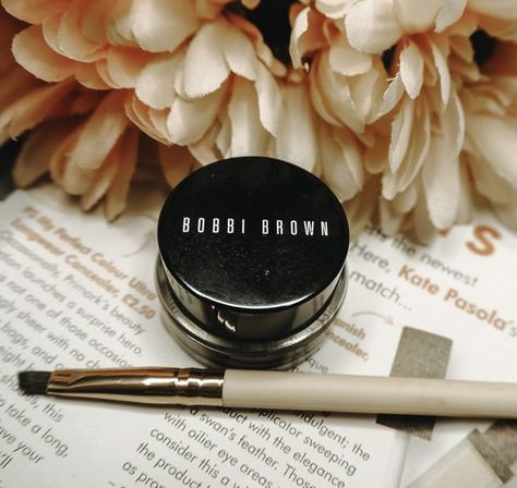 Bobbi Brown Gel Eyeliner, Korean Eyeliner, Best Gel Eyeliner, Brown Gel Eyeliner, Tutorial Eyeliner, Smudge Proof Eyeliner, Chanel Cosmetics, Eyeliner For Beginners, Noir Color