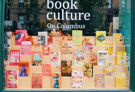 morgan | nycbookgirl on Instagram: “@bookculturecolumbus nailing the fall window displays 🍁 which one would you grab?” Fall Window Displays, Autumn Window Display, Fall Windows, Bookstore Cafe, Store Window Display, Stationary Shop, Store Window, Upper West Side, Bottle Shop