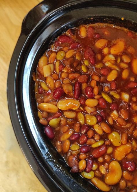 Vegetarian Cowboy Beans, Calico Beans Recipe, Company Recipes, Vegetarian Baked Beans, Calico Beans, Cowboy Stew, Stew Vegan, Accidentally Vegan, Slower Cooker