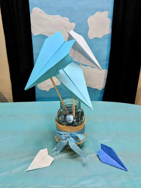 Paper Airplane Party, Airplane Party Decorations, Airplane Birthday Party Decorations, Airplane Wedding, Make A Paper Airplane, Planes Birthday, Aviation Theme, Airplane Theme, Airplane Decor