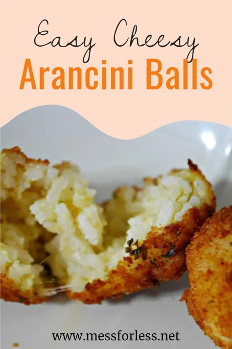 Cheesy Italian Arancini Balls {Italian Rice Balls} Arancini Recipe Easy, Italian Fried Rice, Nanas Recipes, Italian Rice Balls Recipe, Italian Arancini, Arancini Rice Balls, Fried Rice Balls, Italian Rice Balls, Arancini Balls