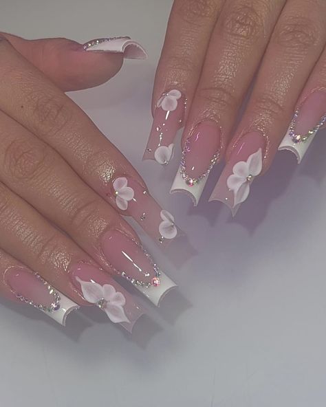 Nail Inspo With Initial, Pink And White Nail Designs, Pink And White Nails, Latina Nails, Quinceanera Nails, Spring Acrylic Nails, Sassy Nails, Girly Acrylic Nails, School Nails