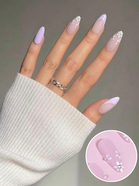 Lilac Nails, Purple Nail Designs, Lavender Nails, Lines On Nails, Casual Nails, Short Acrylic Nails, Nail Arts, Purple Nails, Gold Nails