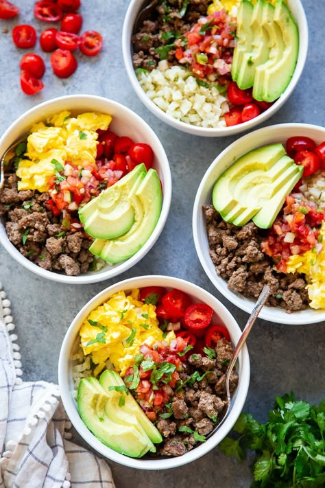 These loaded breakfast taco bowls are a fun breakfast idea and great for dinner too!  They’re easy to prep ahead of time, just make sure you leave out the avocado until you’re ready to serve.  Gluten-free, Paleo, Whole30 compliant, and keto diet friendly. Whole30 Breakfast Bowl, Keto Paleo Breakfast, Mediterranean Breakfast Bowl, Keto Bowls Recipes, Gallstone Recipes, Paleo Taco Bowl, Keto Breakfast For Beginners, Whole 30 Recipes Breakfast, Whole 30 Breakfast Recipes