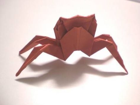 How to fold a simple crab Origami Mobile, Ocean Projects, Ocean Theme Party, Origami Ball, Origami 3d, Origami Fish, Folding Origami, Origami Instructions, Origami Animals