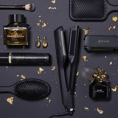 ghd hair on Instagram: “Messy textured, polished waves or bouncy curls – just some of the looks that the revolutionary ghd oracle can create. 💫😍👌 Available…” Adam Reed, Ghd Hair, Skin Care And Hair Care, Curls For The Girls, Beauty Wishlist, Flatlay Styling, Bouncy Curls, Perfect Curls, Good Hair Day