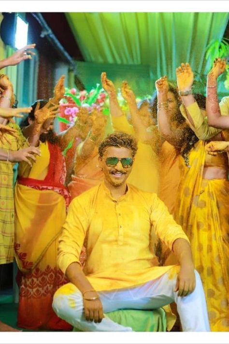 Haldi Ceremony Outfit For Men, Haldi Photography Ideas, Haldi Pose, Groom Haldi, Haldi Poses For Bride, Haldi Photoshoot, Bride Groom Photoshoot, Haldi Ceremony Outfit, Indian Bride Photography Poses