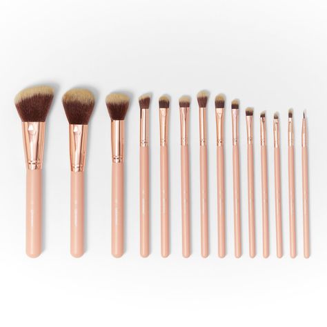 How To Wash Makeup Brushes, Affordable Makeup Brushes, Best Natural Makeup, Silicone Makeup, Makeup Brush Storage, Beauty Brushes, Eyelash Sets, Makeup Brush Cleaner, How To Clean Makeup Brushes