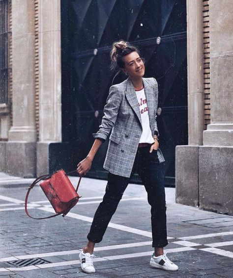 October Fashion Inspiration: 20 Amazing Outfit Ideas to Inspire You Blazer Outfits Casual, Blogger Street Style, Spring Pictures, Mode Casual, Fashion Blogger Style, Pinterest Fashion, Looks Chic, Blazer Outfits, 가을 패션