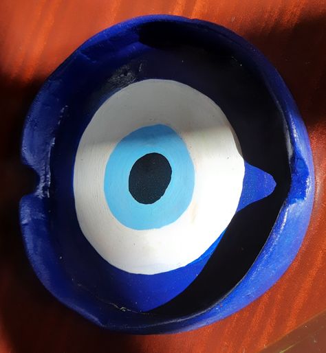 Evil Eye Ashtray, Ashtray Out Of Clay, Moon Ashtray Clay, Cat Ashtray Clay, Ash Tray Painting Ideas, Air Dry Clay Ideas Ashtray, Cool Ashtrays Air Dry Clay, Air Dry Clay Ash Tray Diy, Air Dry Ashtray