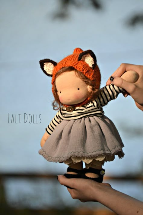 Cupcake Dolls, Make Dress, Waldorf Dolls Clothes, Handmade Kids Toys, Doll Making Patterns, Doll Nursery, Making Dolls, Bjd Clothes, Homemade Dolls