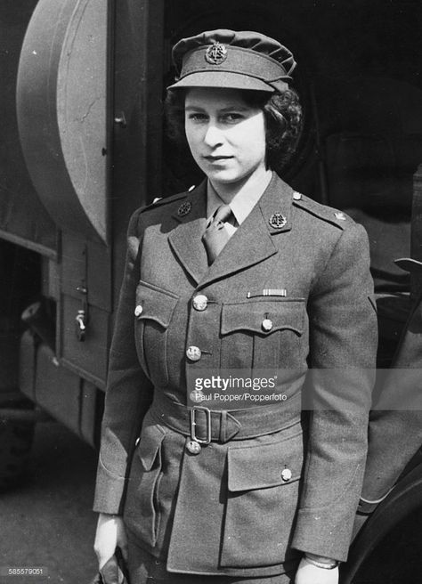 Princess Elizabeth wearing an ATS officers uniform during training for the Auxiliary Territory Service, England, 1945. Elizabeth Ii Young, Elizabeth Queen, Young Queen Elizabeth, Rainha Elizabeth Ii, Reine Elizabeth, British Royal Families, Elisabeth Ii, Princess Elizabeth, Royal Queen