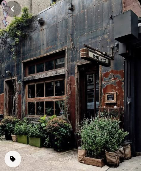 Industrial Restaurant Exterior, Industrial Home Exterior, Cafe Shop Design, Coffee Shop Design, Bar Design Restaurant, Cafe Interior Design, Industrial House, Restaurant Interior Design, Store Front