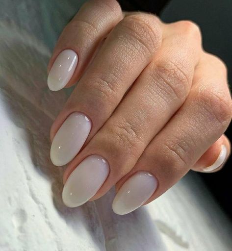 Uñas Milky White, Milky Nails, Asian Nails, Nude Nail Designs, Minimal Nails, Vibrant Nails, Lady Style, Oval Nails, Neutral Nails