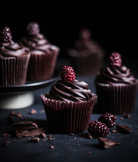 Deliciously Dark Chocolate Cupcakes on Behance Cupcake Aesthetic, Cupcakes With Chocolate Frosting, Cupcake Photography, Food Photography Dessert, Dark Chocolate Cupcakes, Cupcakes With Chocolate, Chocolate Photos, Dark Food Photography, Dessert Photography