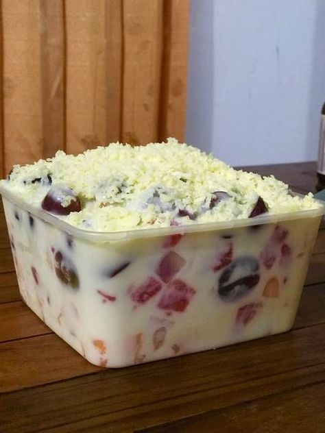 Resep Salad Buah Mayo Super Enak ! #bikinramadhanberkesan oleh Justitia Aurora Diana - Cookpad Cookie Dough Bars, Resep Salad, Diet Quotes, Fresh Salad Recipes, Fruit Dessert Recipes, Dessert Boxes, Quotes Indonesia, Food Drinks Dessert, Cooking Recipes Desserts